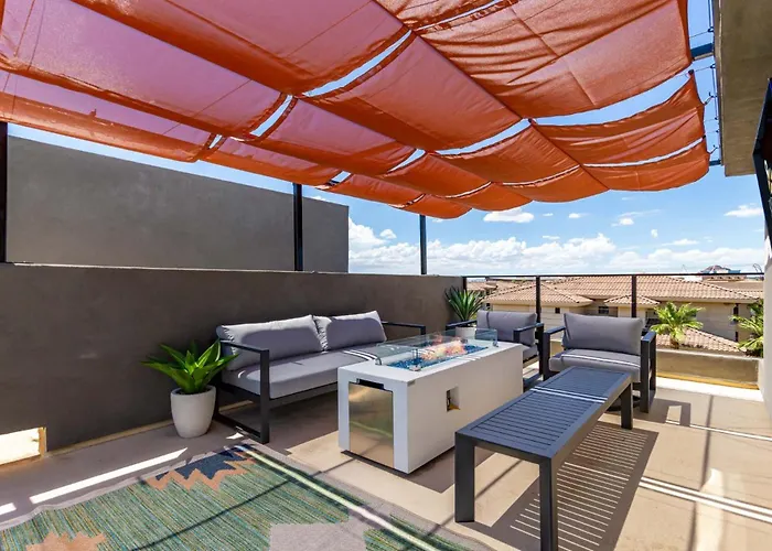 Papago Lux Townhouse With Rooftop Lounge Holiday home Scottsdale