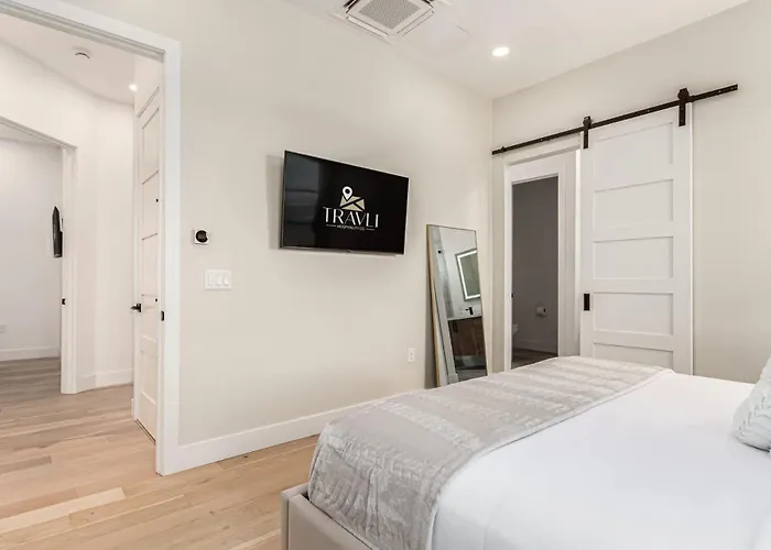 Holiday home Papago Lux Townhouse With Rooftop Lounge *